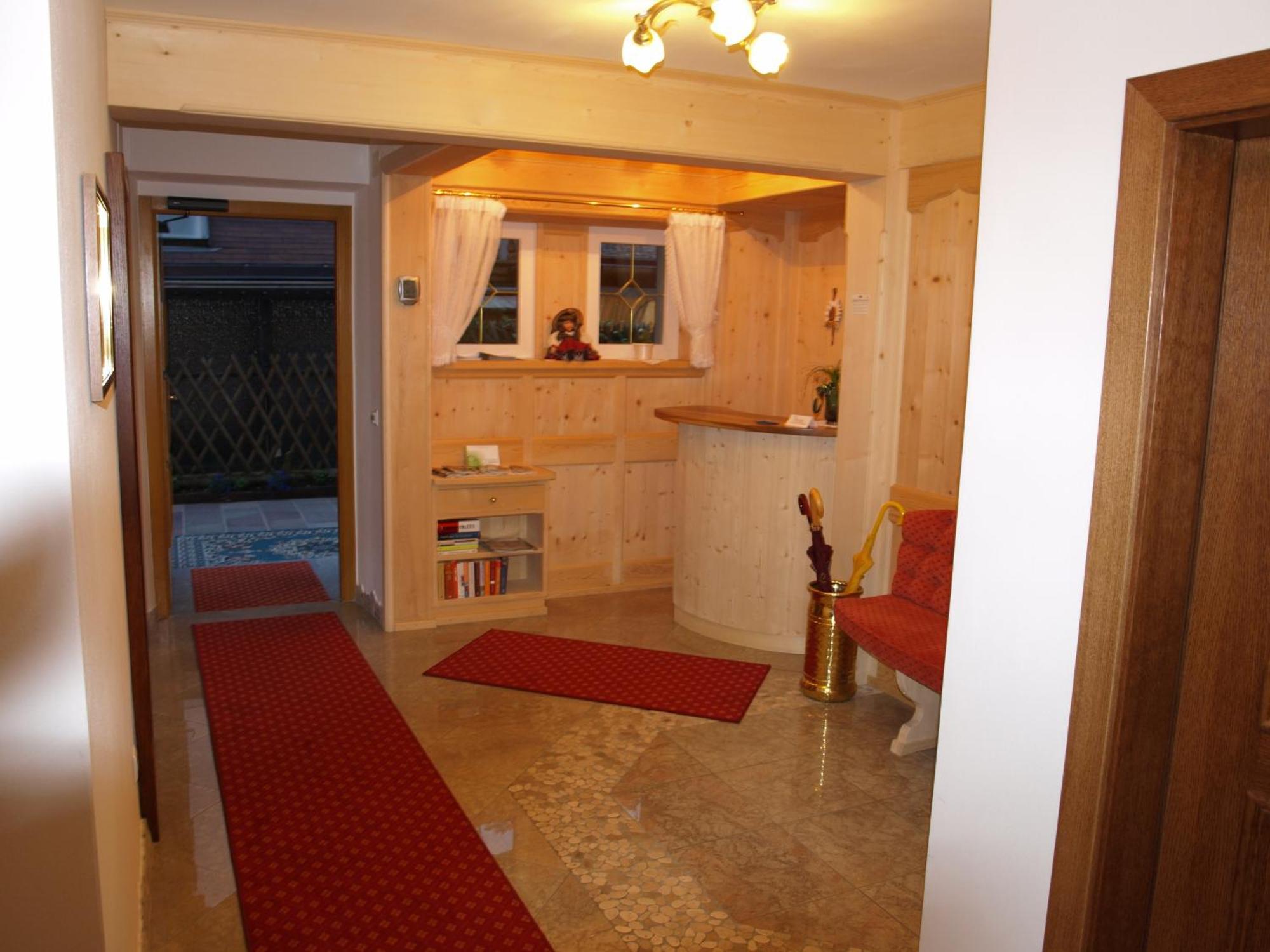 Bed and Breakfast Garni Flurida Сельва-ди-Валь-Гардена Экстерьер фото